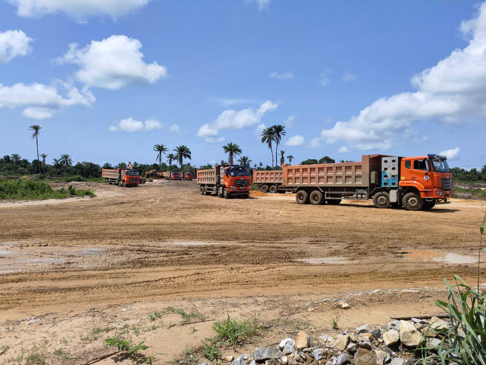 Nigeria’s first batch of CNG dump trucks put into use