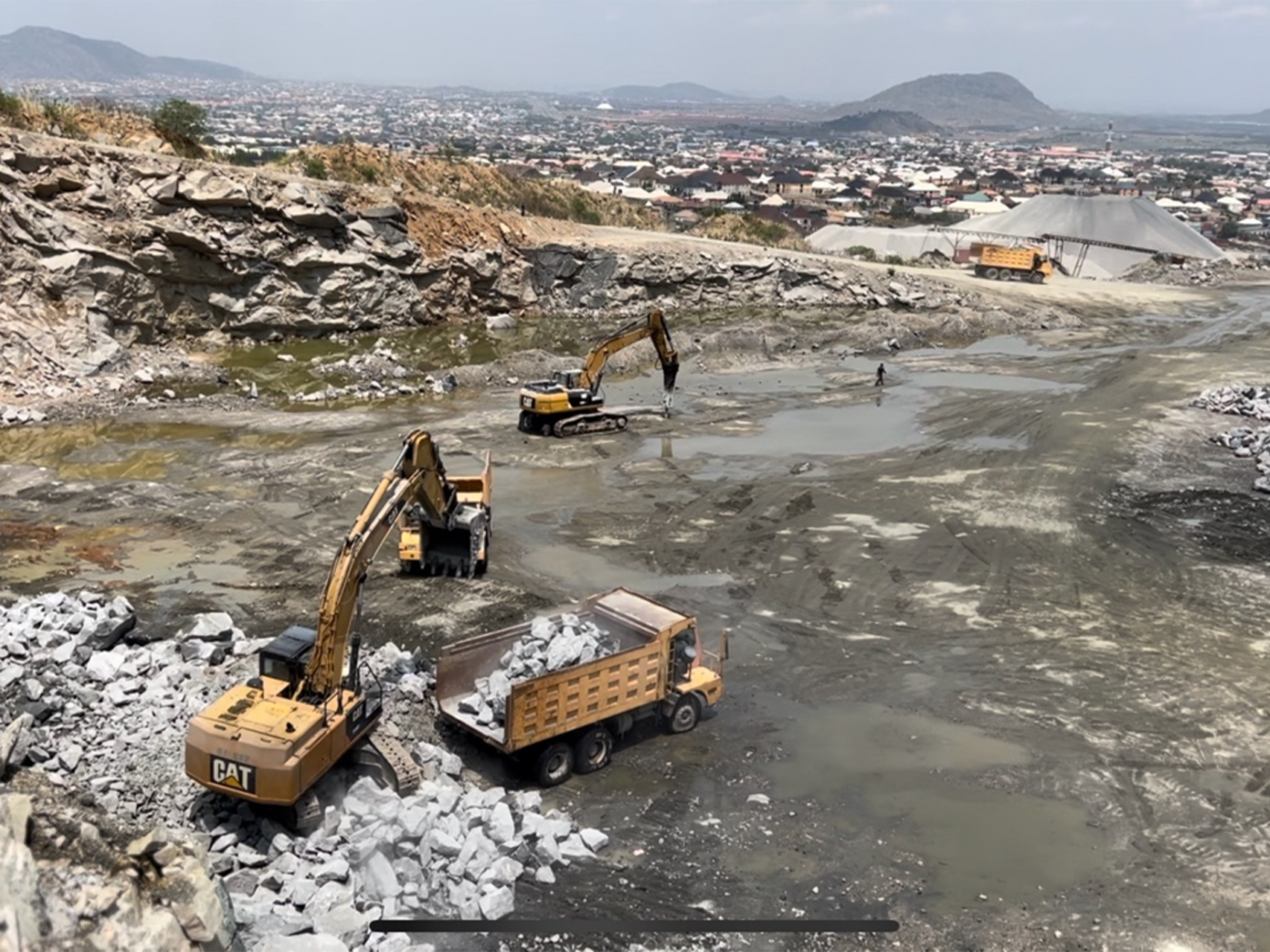 Sinotruk 70 Mining trucks are used at the site of Zeberced quarry