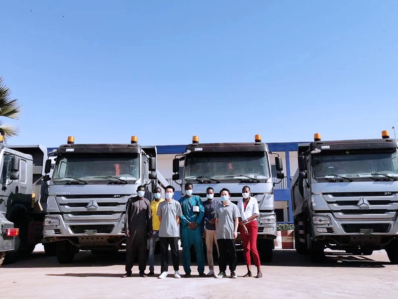 Sales team of CRSG SENEGAL L'AUTOMOBILE SUARL