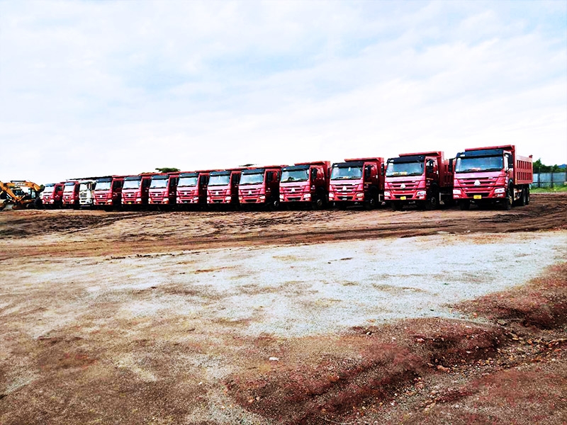 Delivery of tipper truck-Trucks delivery made by distributor.