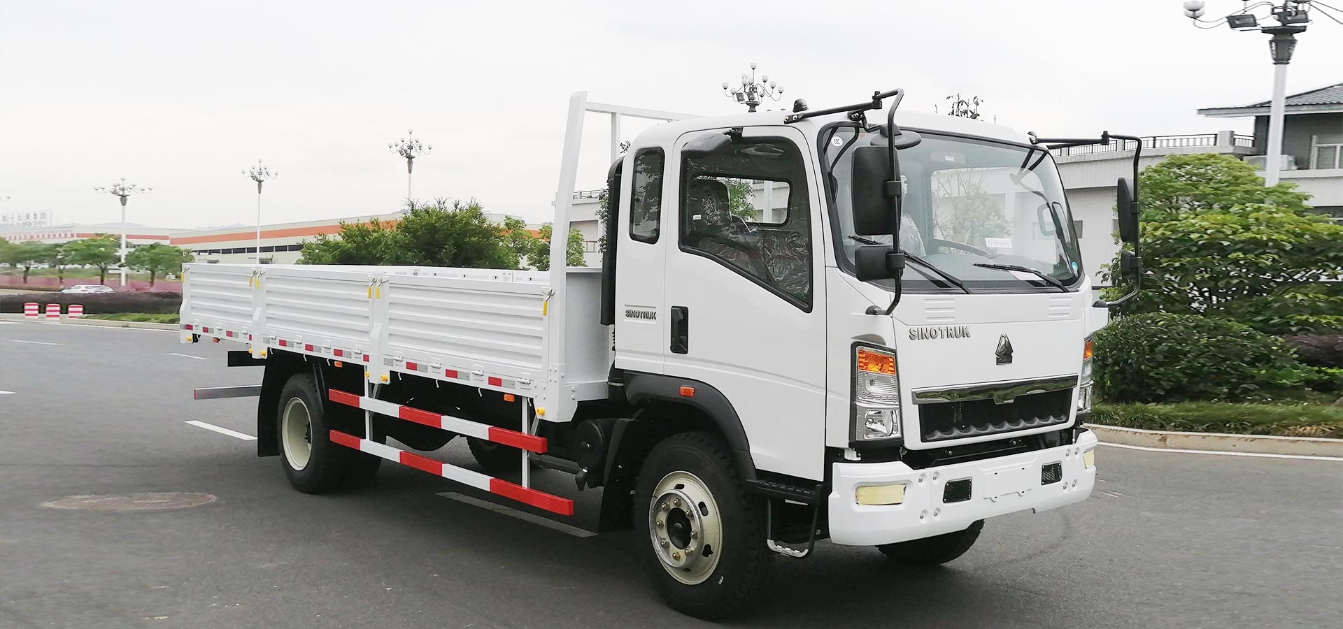 CAMION LÉGER 4X2 HOWO