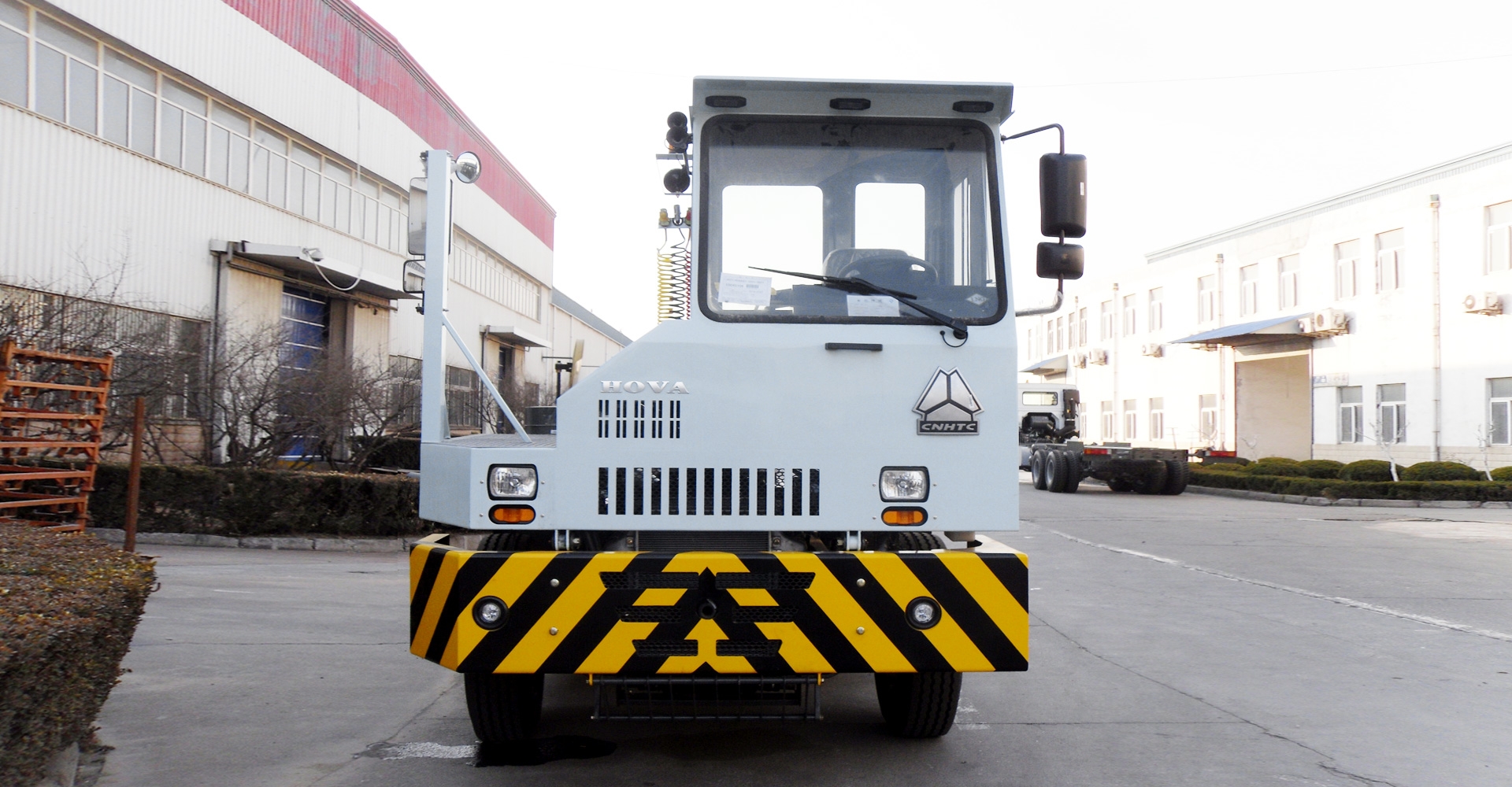 TRACTEUR DE TERMINAL 6X4