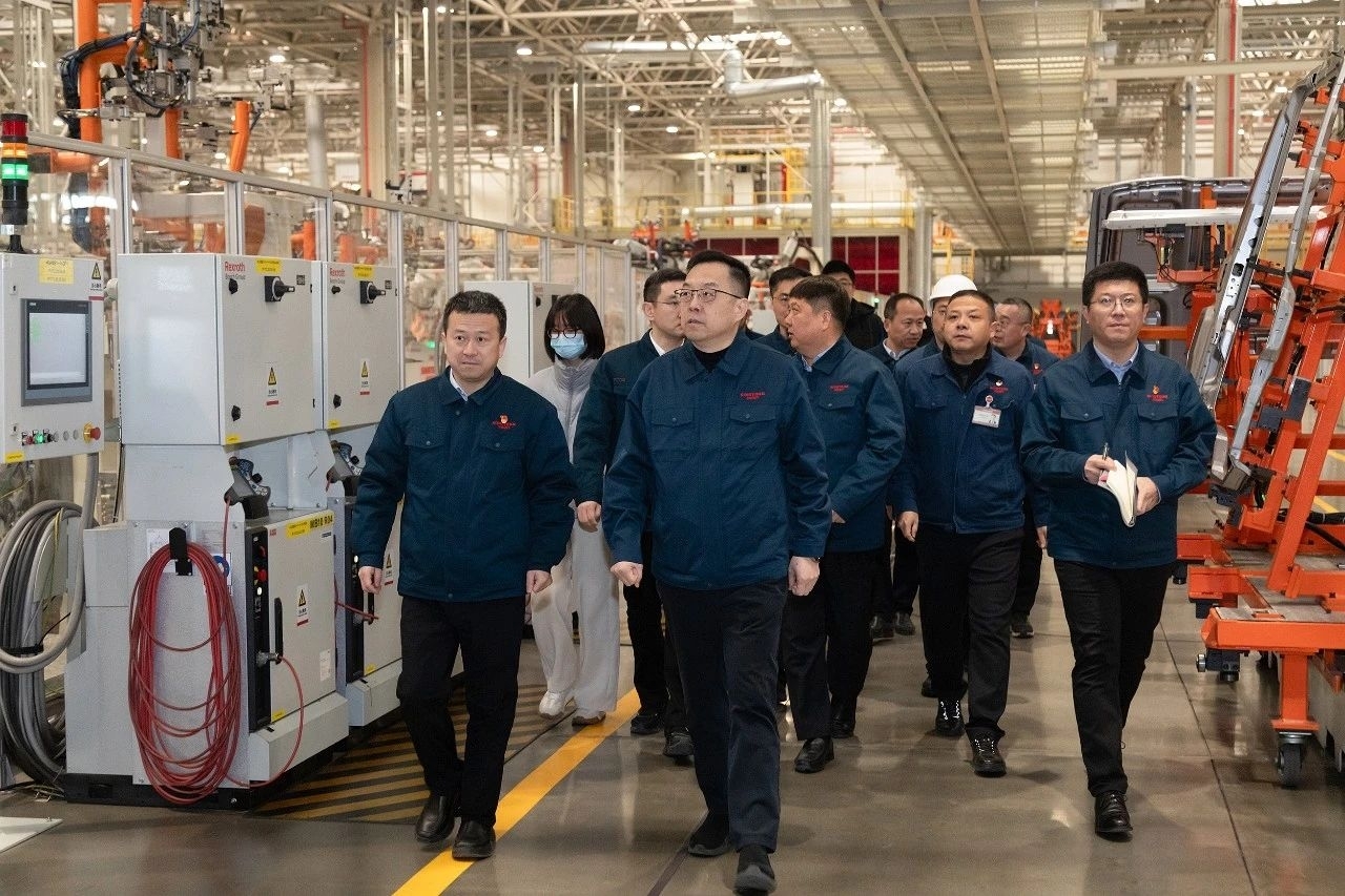 Wang Zhijian Visited Sinotruk’s Laiwu Plant for Research and Condolences